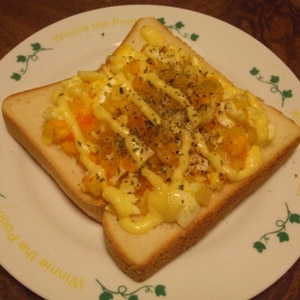 食べごたえあり♪食欲そそる玉子＆玉ねぎのトースト♪